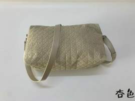 Picture of Issey Miyake Handbags _SKUfw170098875fw